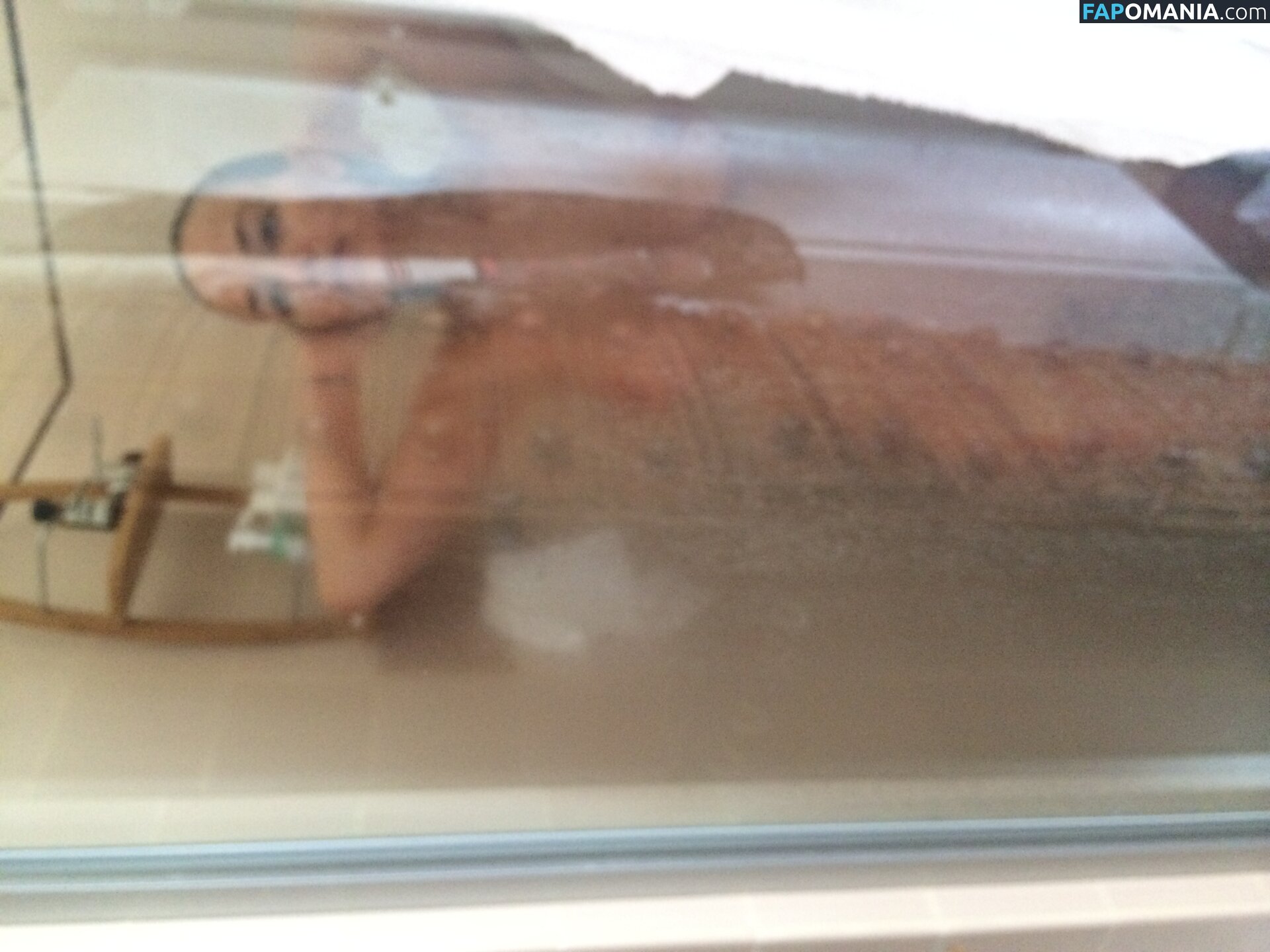 Lara Bingle Nudo Foto trapelata #240