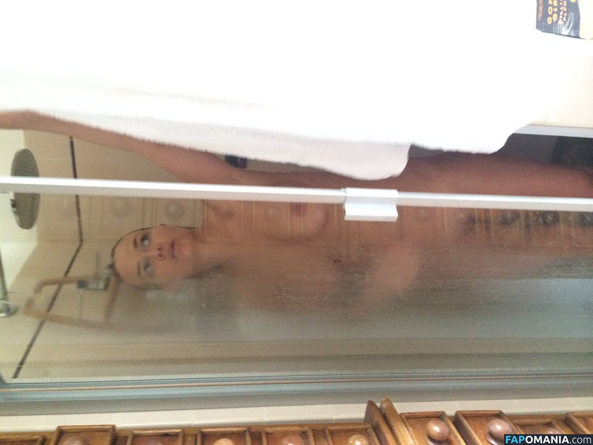 Lara Bingle Nudo Foto trapelata #249