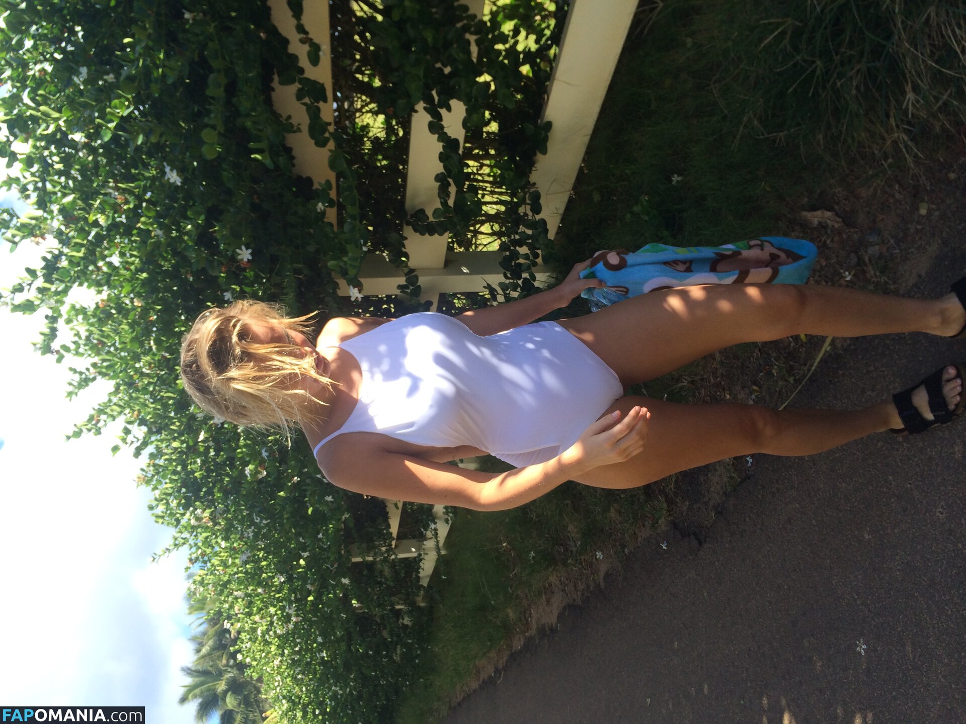 Lara Bingle Nudo Foto trapelata #386