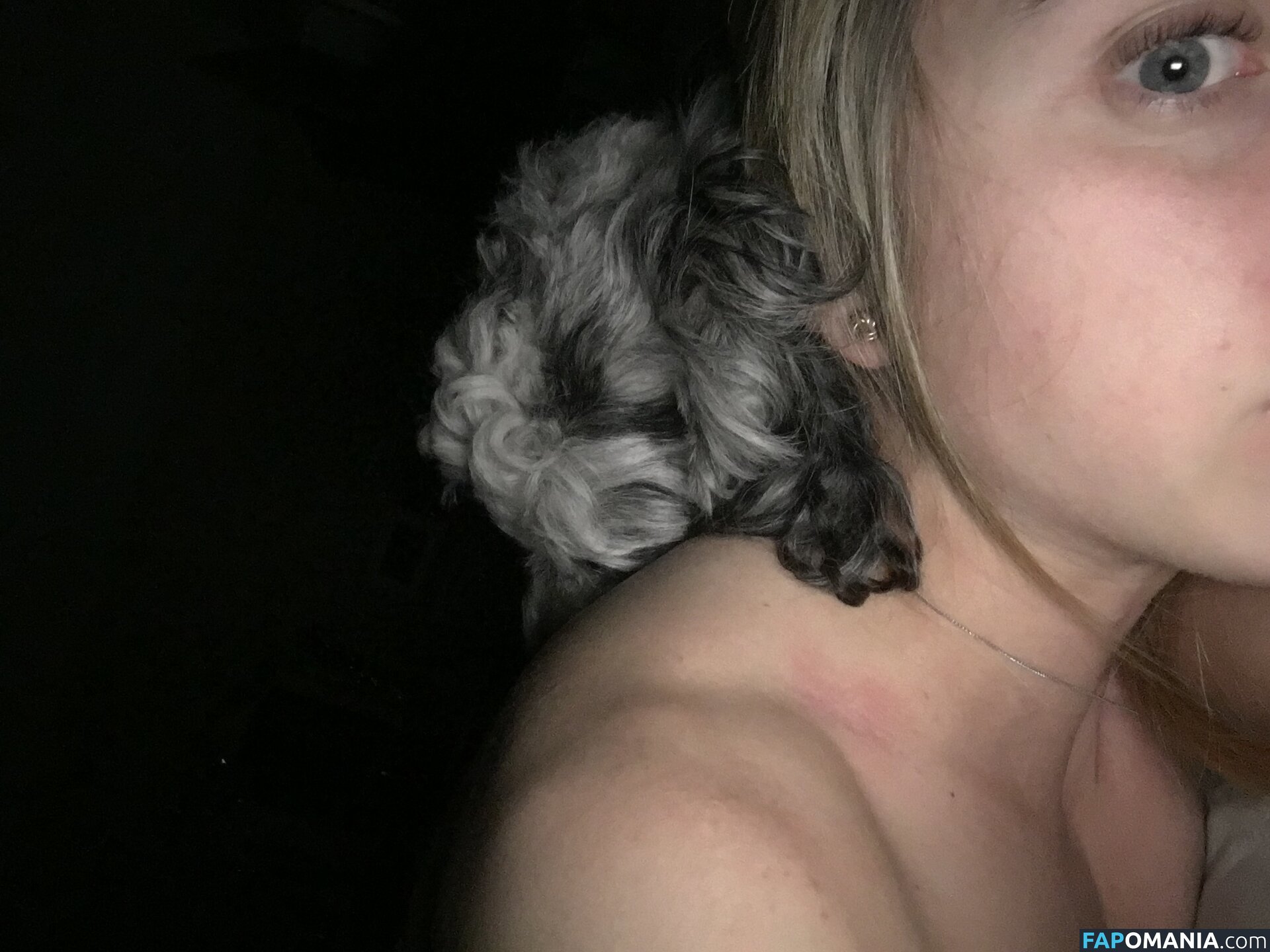 Laura Trott Nudo Foto trapelata #13