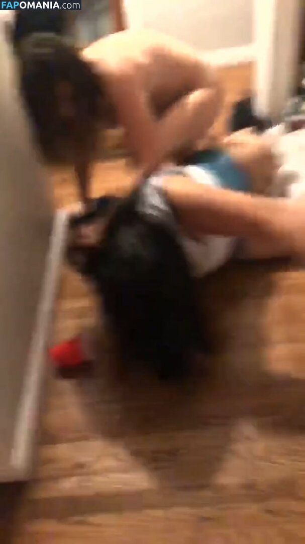 Lia Marie Johnson Nudo Foto trapelata #6
