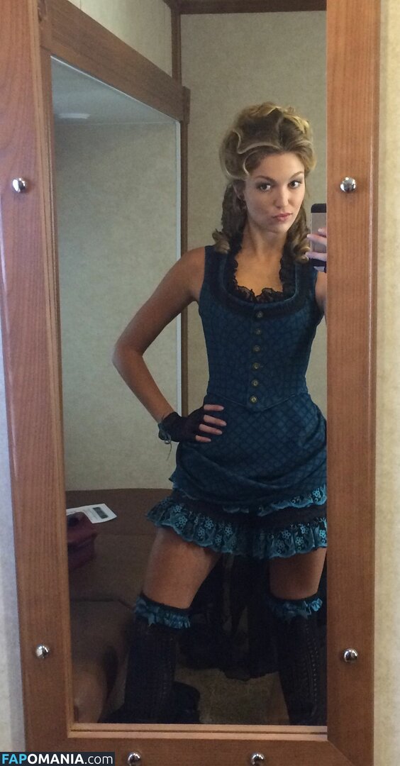Lili Simmons Nudo Foto trapelata #9