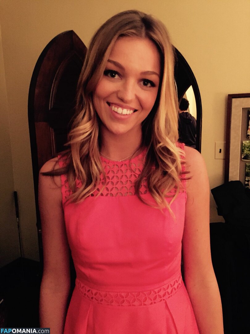 Lili Simmons Nudo Foto trapelata #26