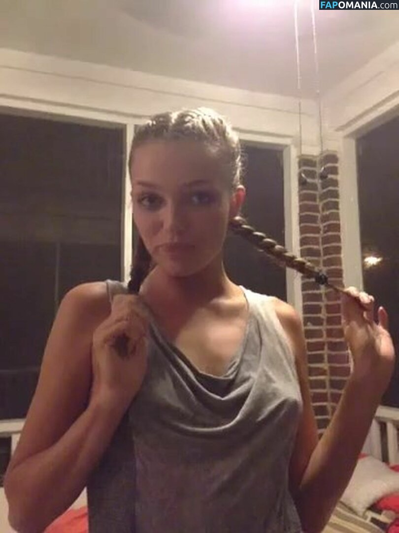 Lili Simmons Nudo Foto trapelata #57
