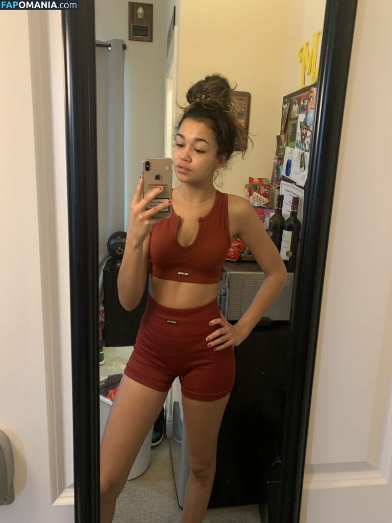 Madison Bailey Nudo Foto trapelata #4