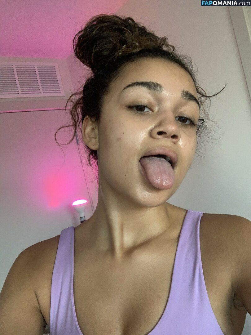 Madison Bailey Nudo Foto trapelata #24