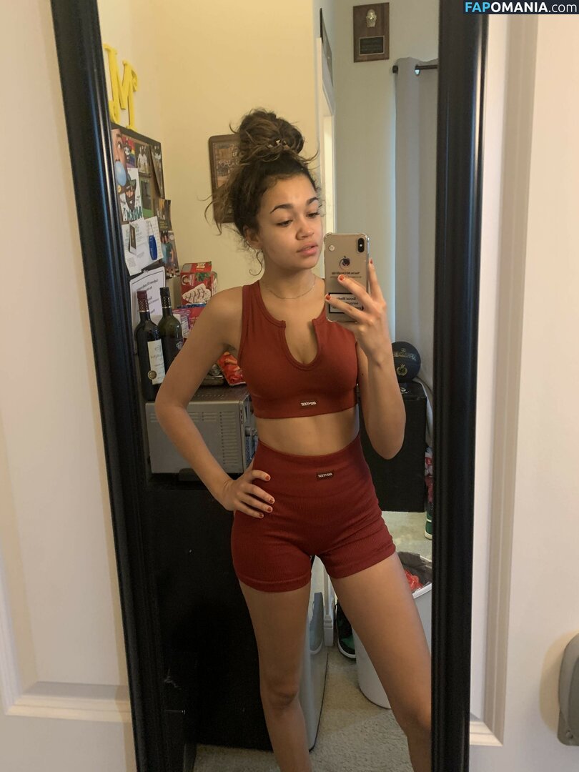 Madison Bailey Nudo Foto trapelata #25