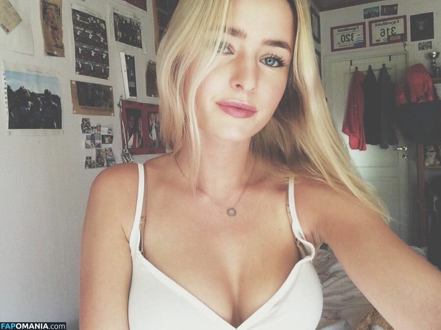 Maiken Skoie Brustad Nudo Foto trapelata #5