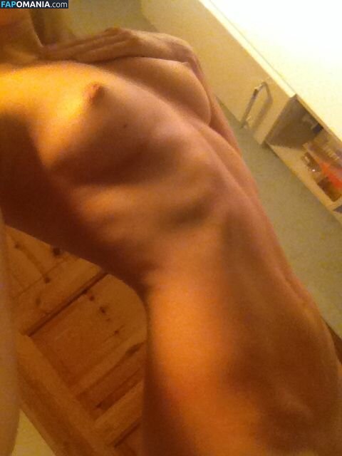 Maiken Skoie Brustad Nudo Foto trapelata #41