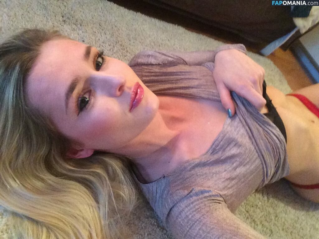 Maiken Skoie Brustad Nudo Foto trapelata #60