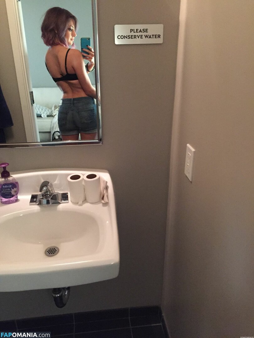 Mia Serafino Nudo Foto trapelata #63