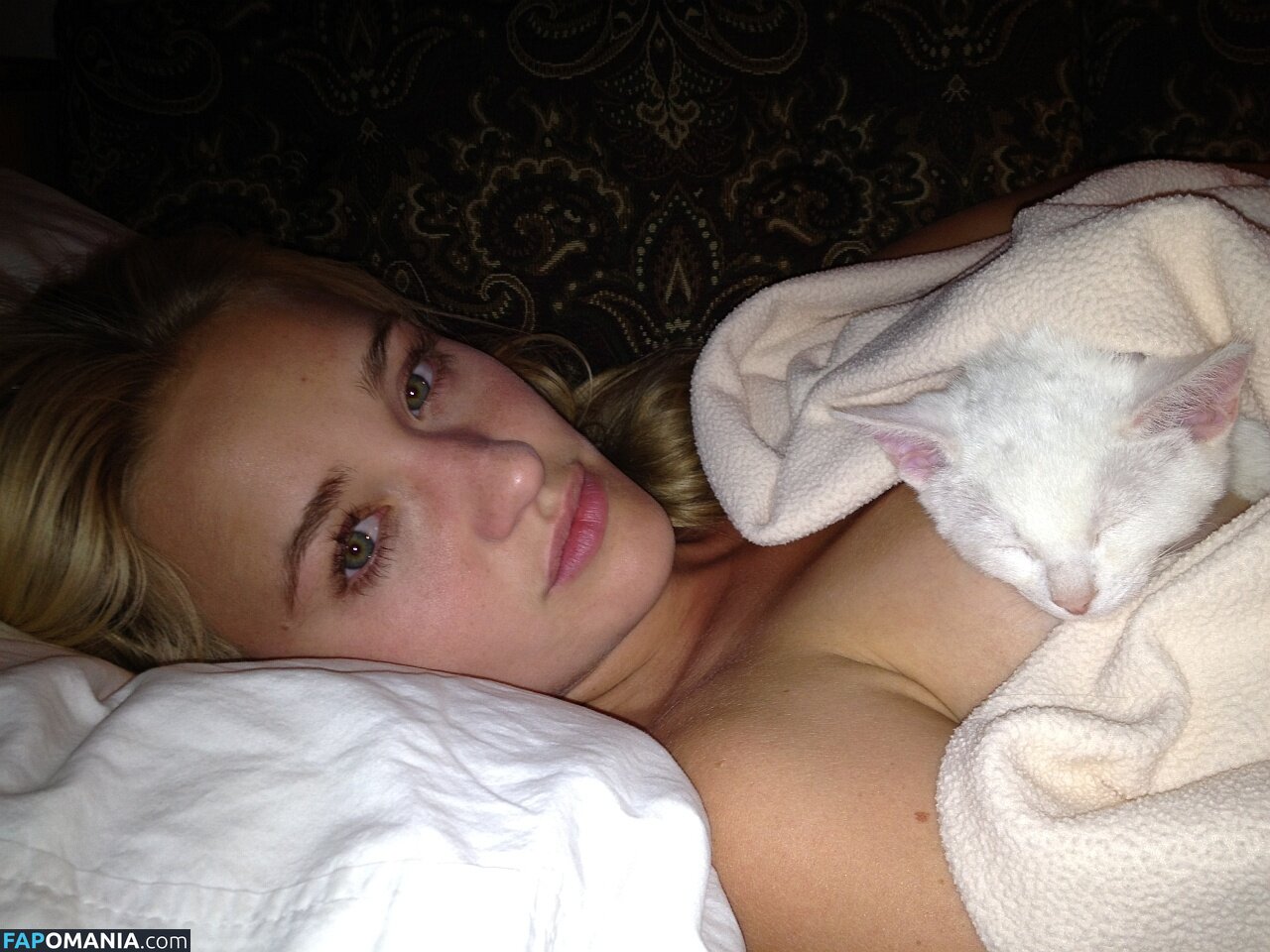 Michalka Sisters Nudo Foto trapelata #47