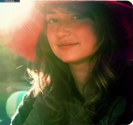 Milana Vayntrub Nudo Foto trapelata #1