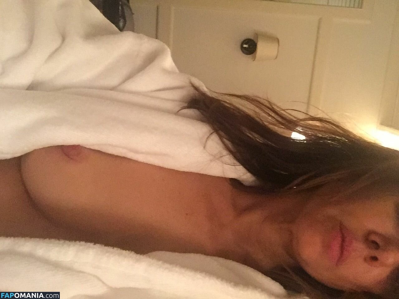 Natasha Leggero Nudo Foto trapelata #12