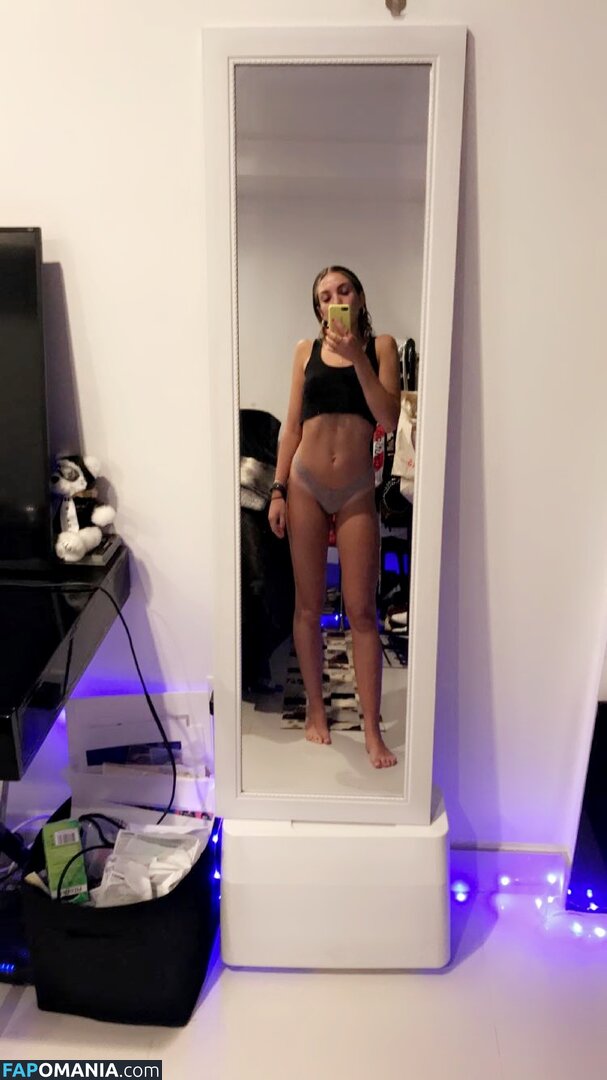 Noah Cyrus Nudo Foto trapelata #54