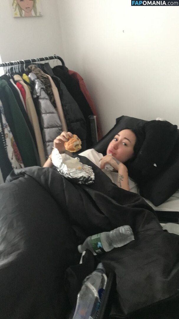 Noah Cyrus Nudo Foto trapelata #55