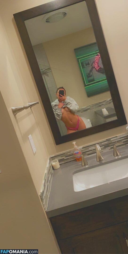 Noah Cyrus Nudo Foto trapelata #82