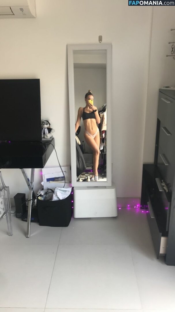 Noah Cyrus Nudo Foto trapelata #87