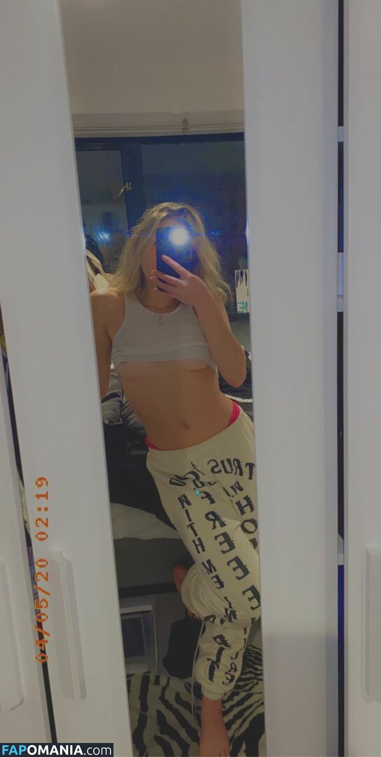 Noah Cyrus Nudo Foto trapelata #96
