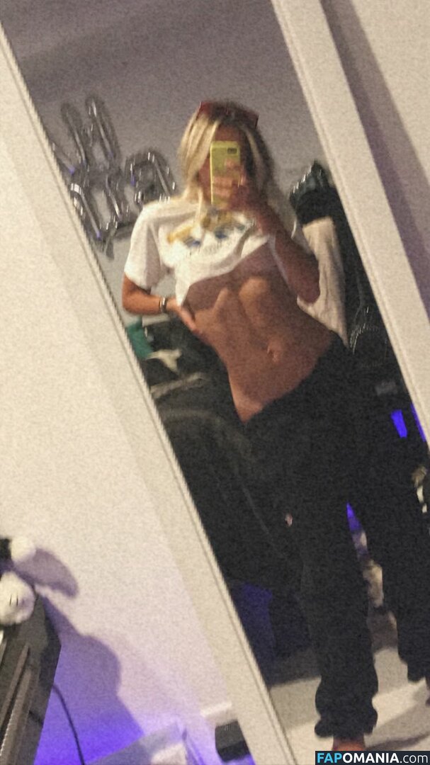 Noah Cyrus Nudo Foto trapelata #104