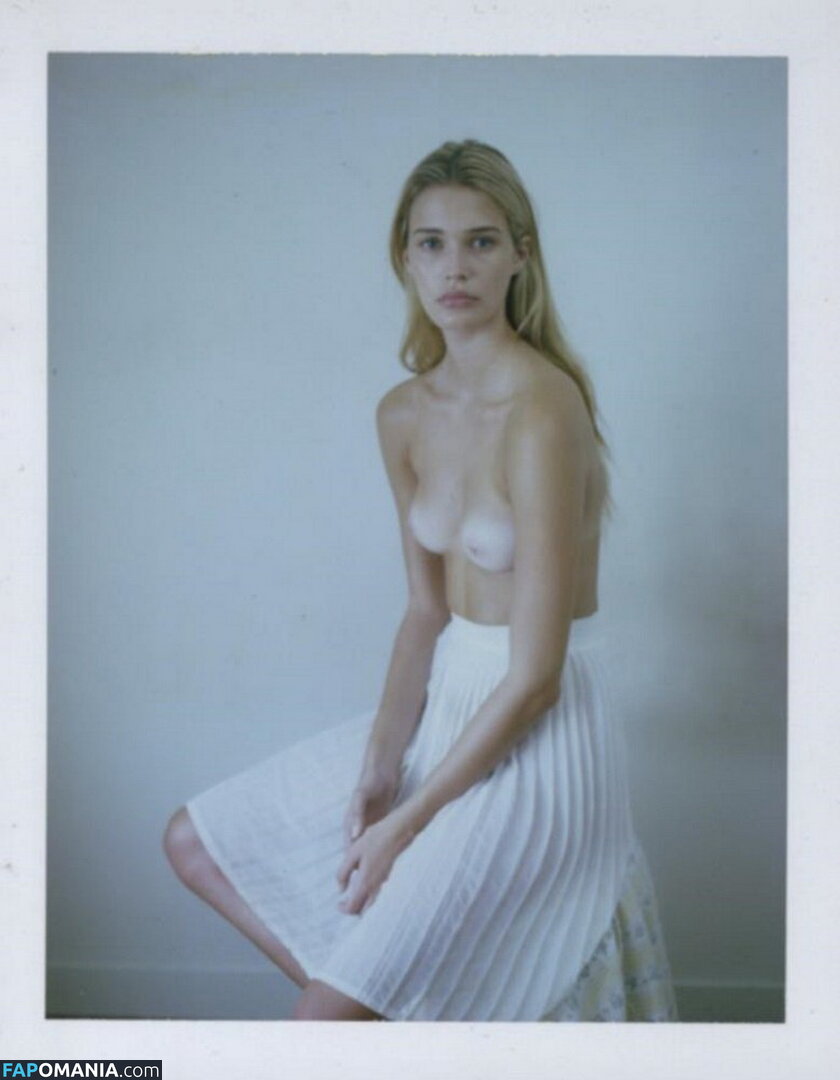 Noel Berry Nudo Foto trapelata #218