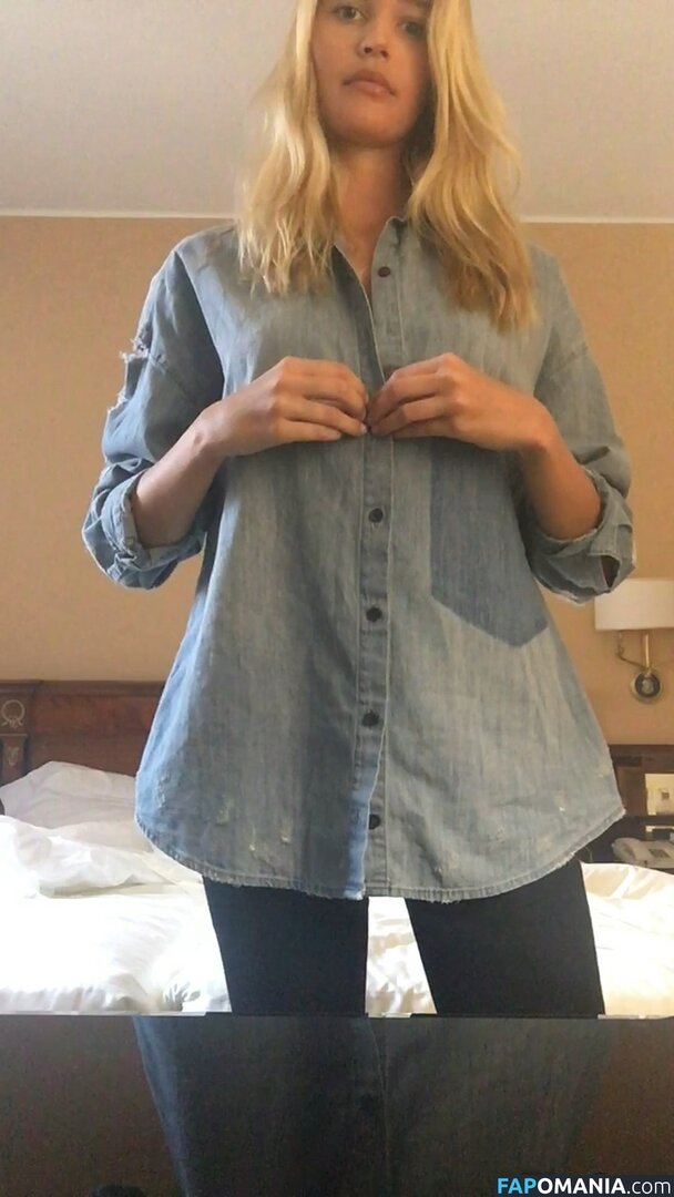 Noel Berry Nudo Foto trapelata #320