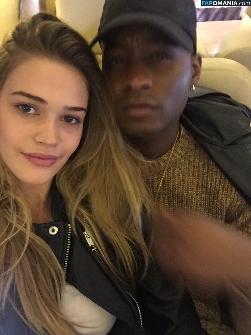 Noel Berry Nudo Foto trapelata #343