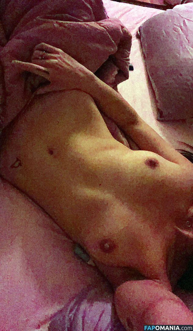 Olivia Tiedemann Nudo Foto trapelata #20