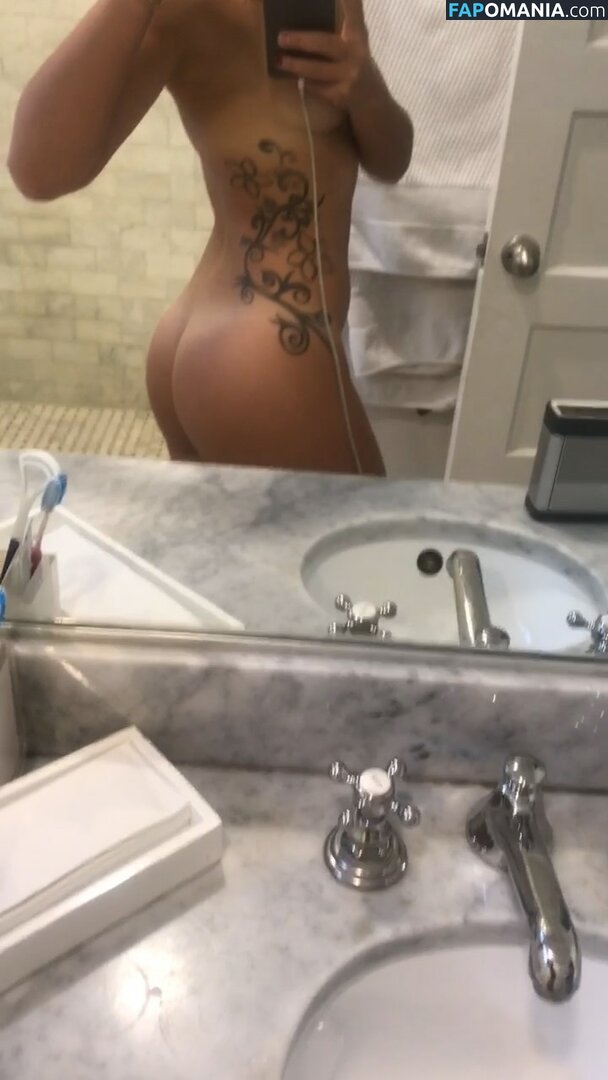 Olympia Valance Nudo Foto trapelata #116
