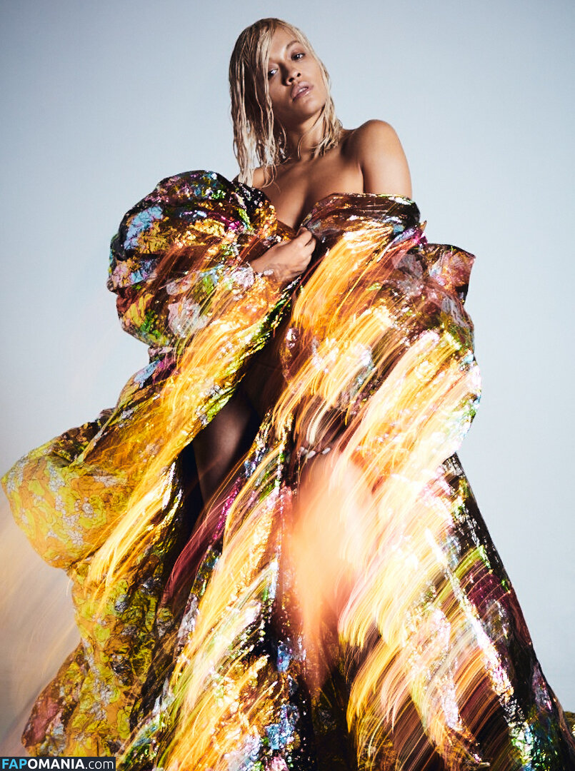 Rita Ora Nudo Foto trapelata #74