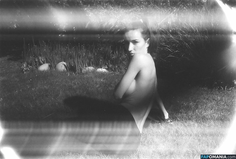 Salome Stevenin Nudo Foto trapelata #4