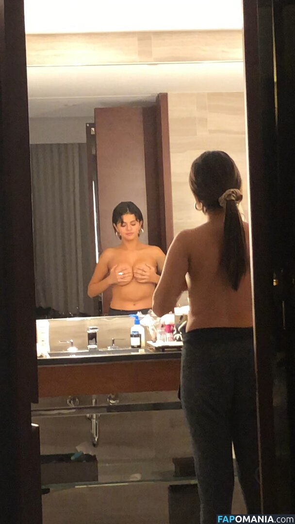 Selena Gomez Nudo Foto trapelata #35