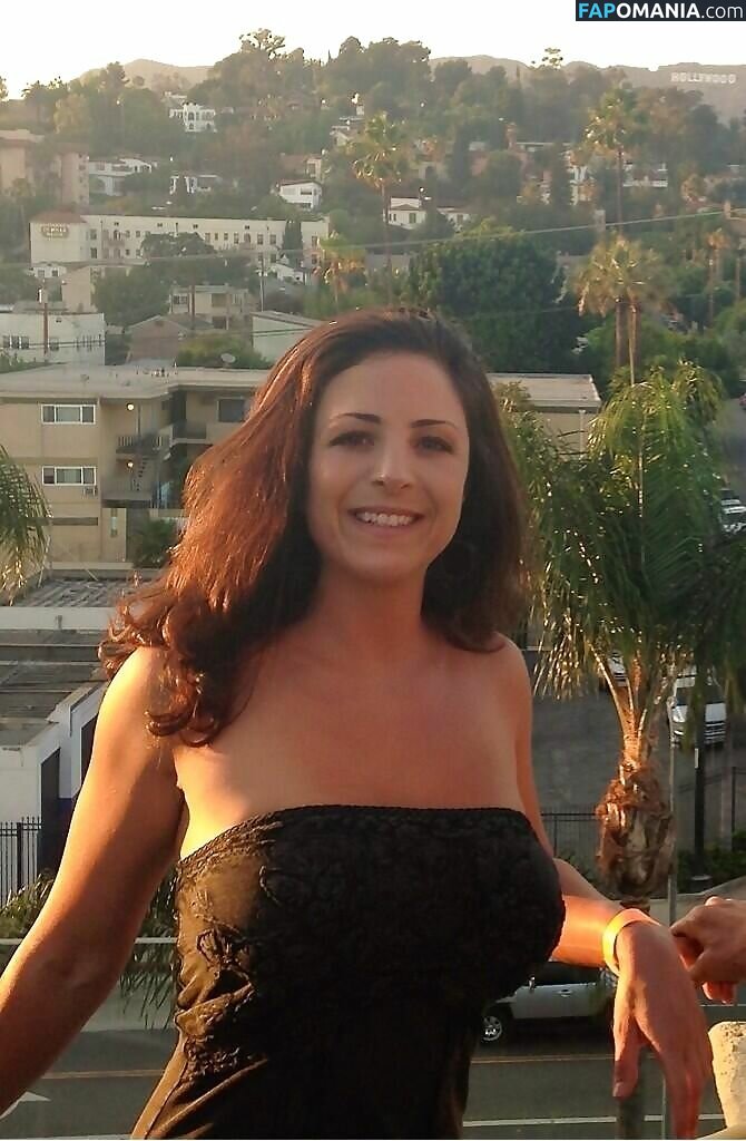 Serena Deeb Nudo Foto trapelata #15