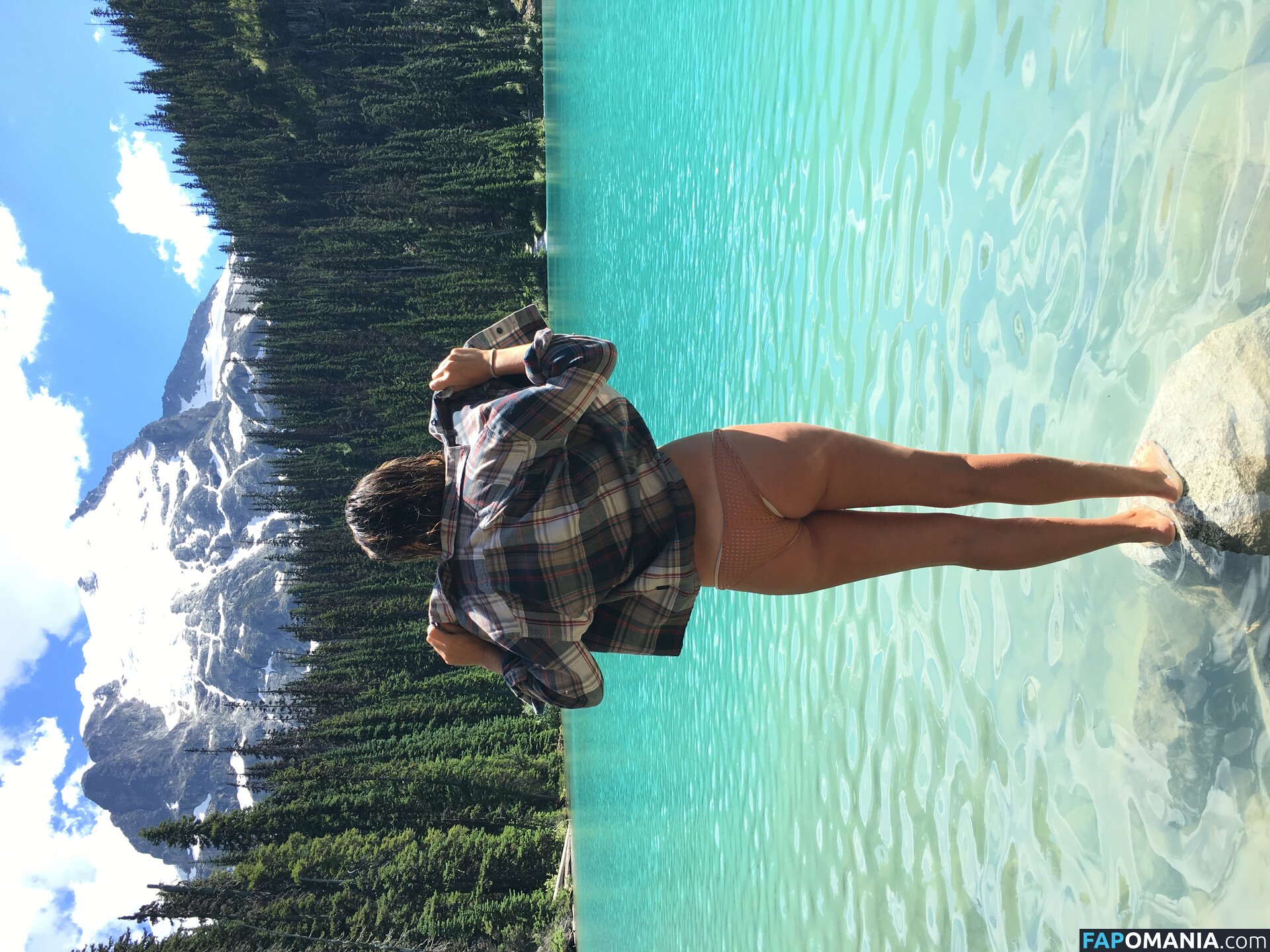 Serinda Swan Nudo Foto trapelata #16