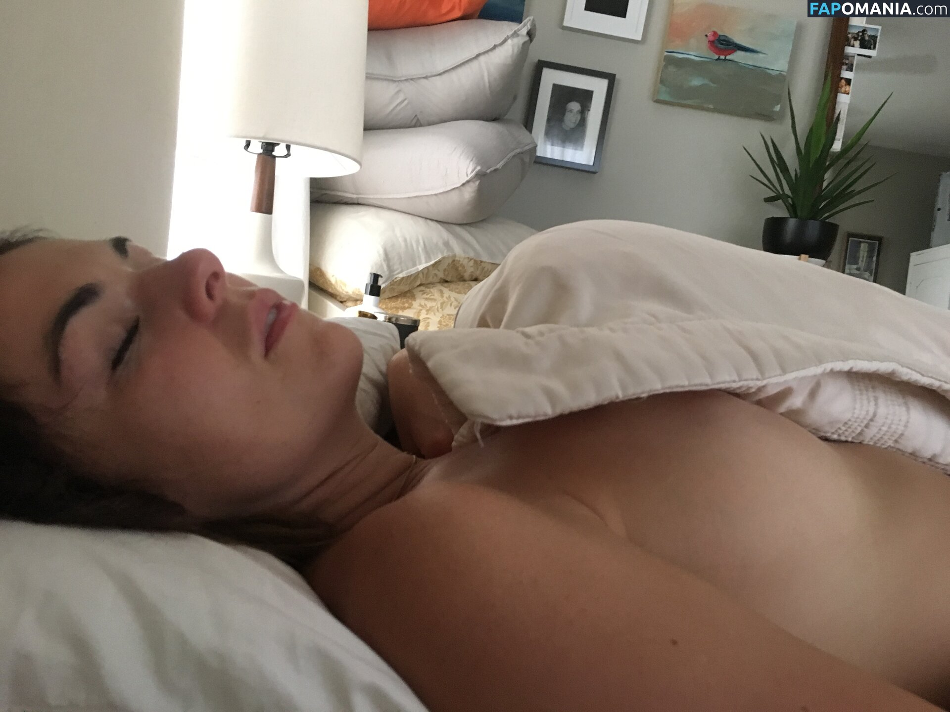 Serinda Swan Nudo Foto trapelata #36