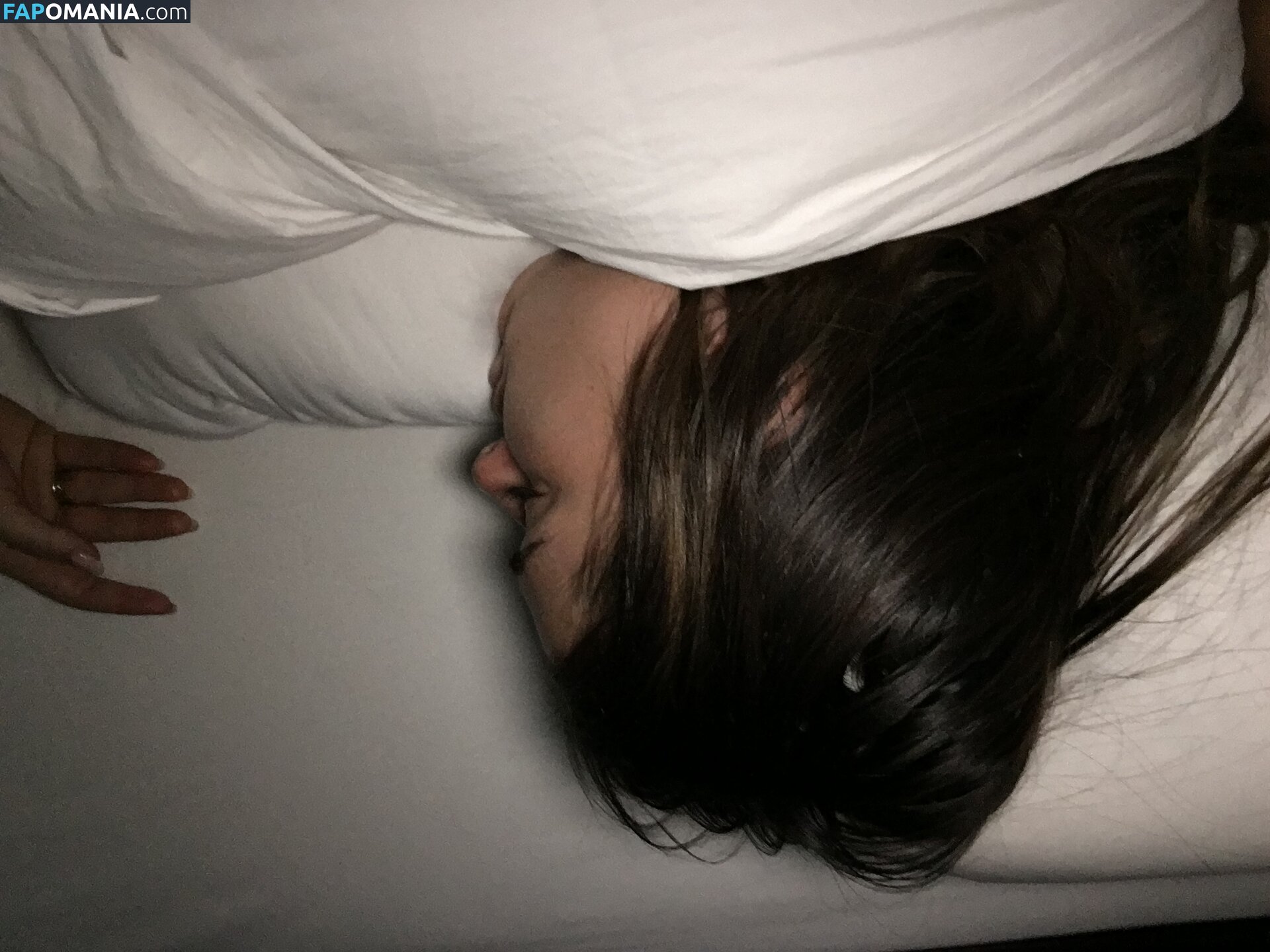 Serinda Swan Nudo Foto trapelata #47