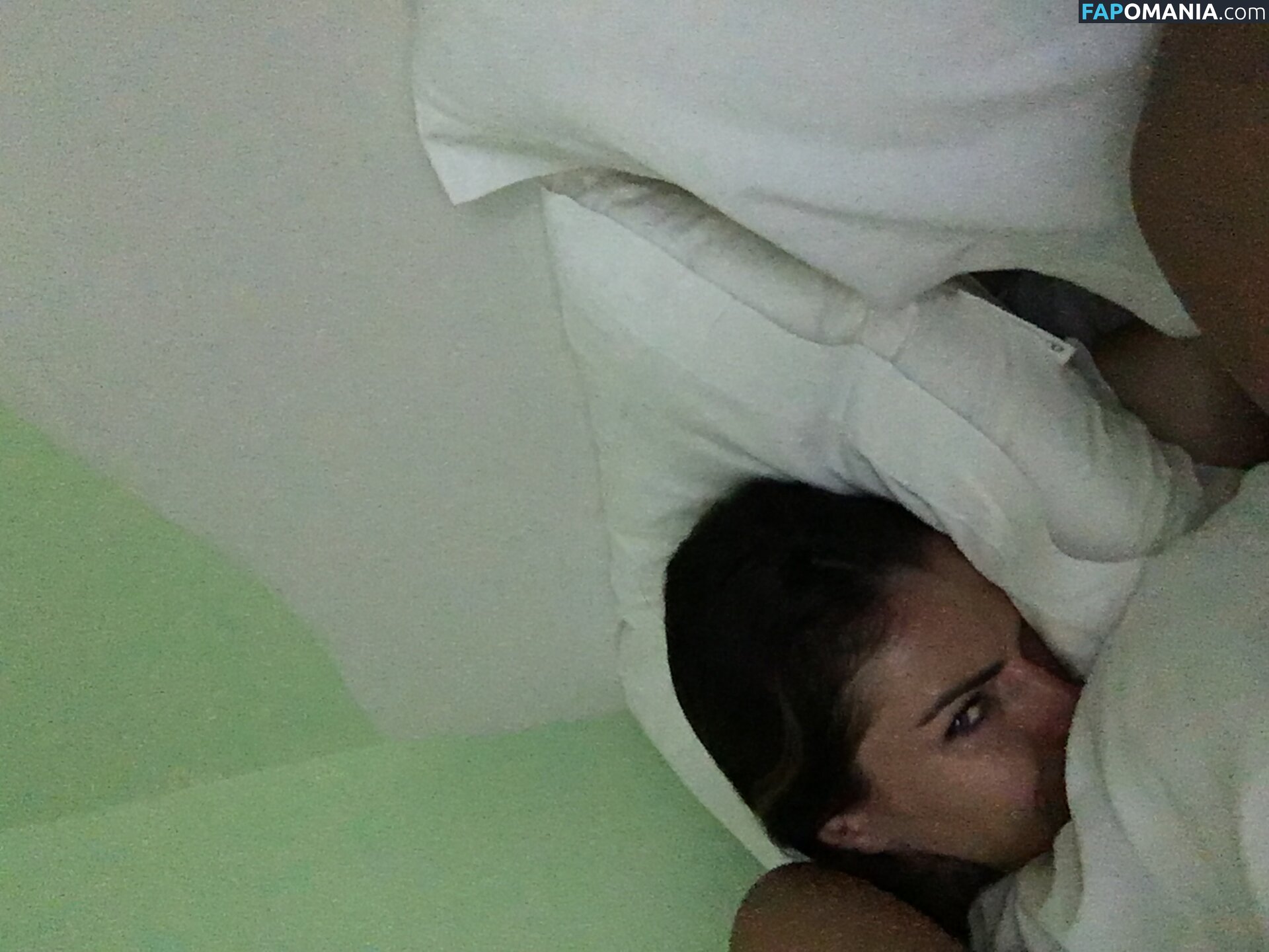 Serinda Swan Nudo Foto trapelata #54