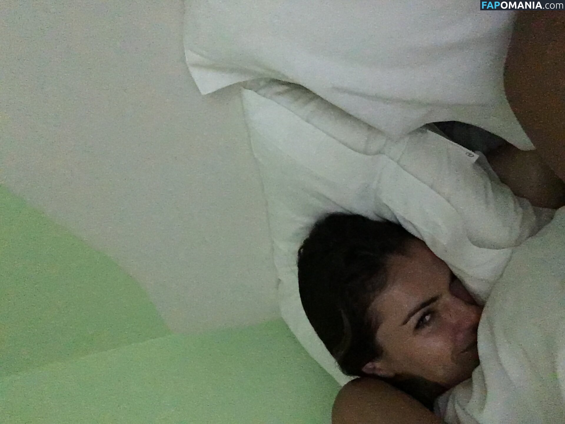 Serinda Swan Nudo Foto trapelata #55