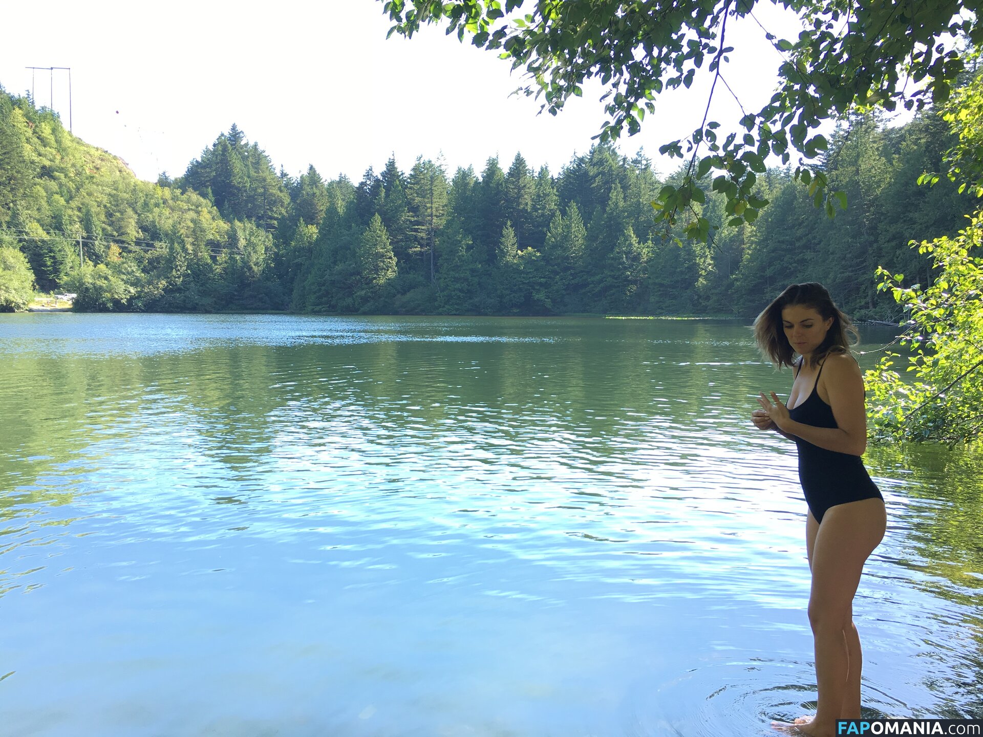 Serinda Swan Nudo Foto trapelata #78