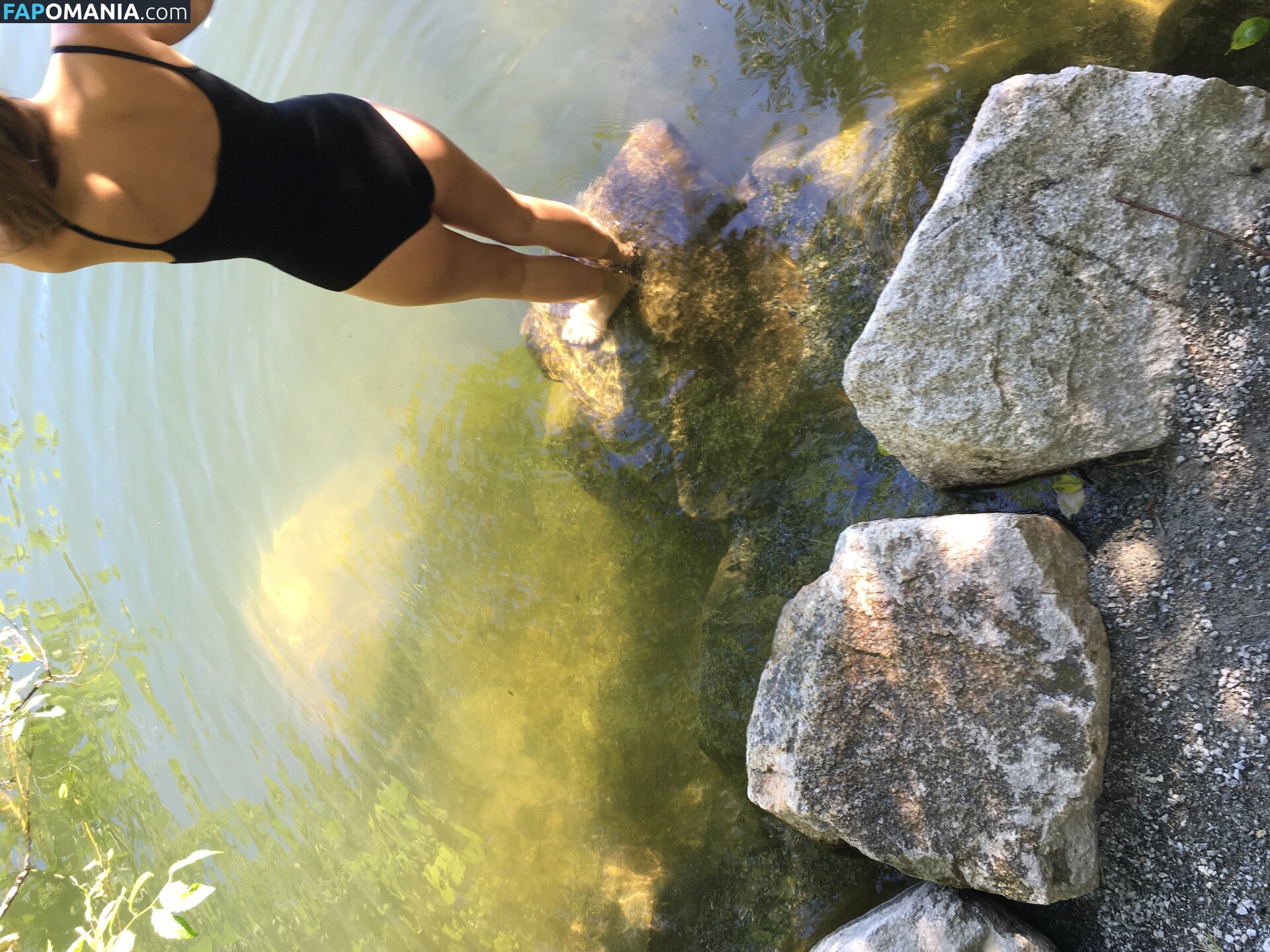 Serinda Swan Nudo Foto trapelata #85