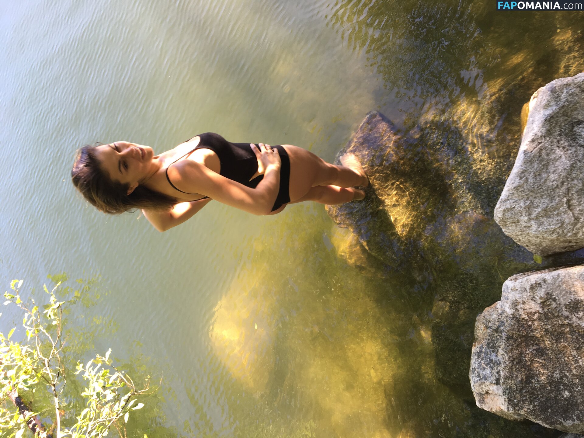 Serinda Swan Nudo Foto trapelata #93