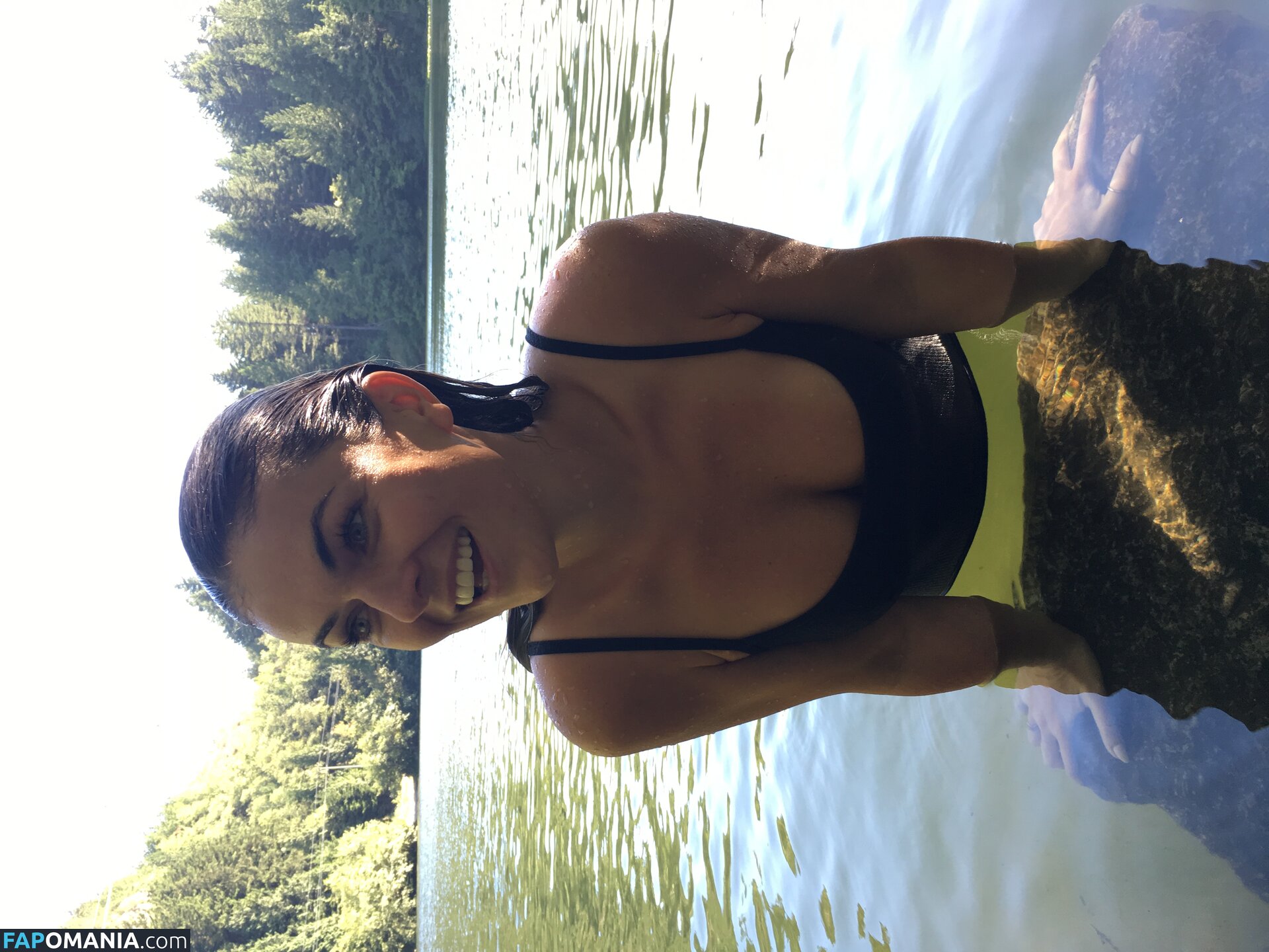 Serinda Swan Nudo Foto trapelata #104