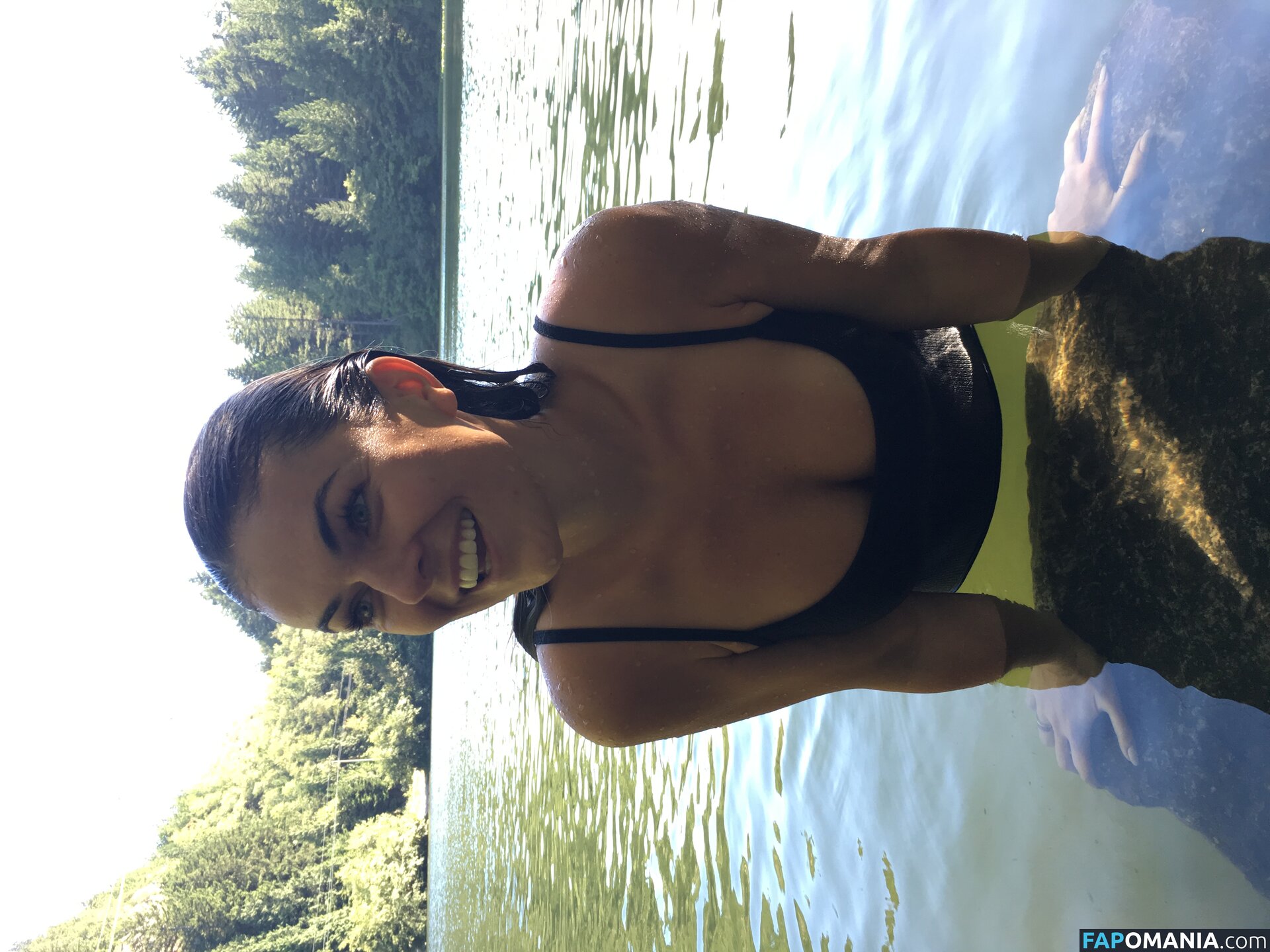 Serinda Swan Nudo Foto trapelata #105