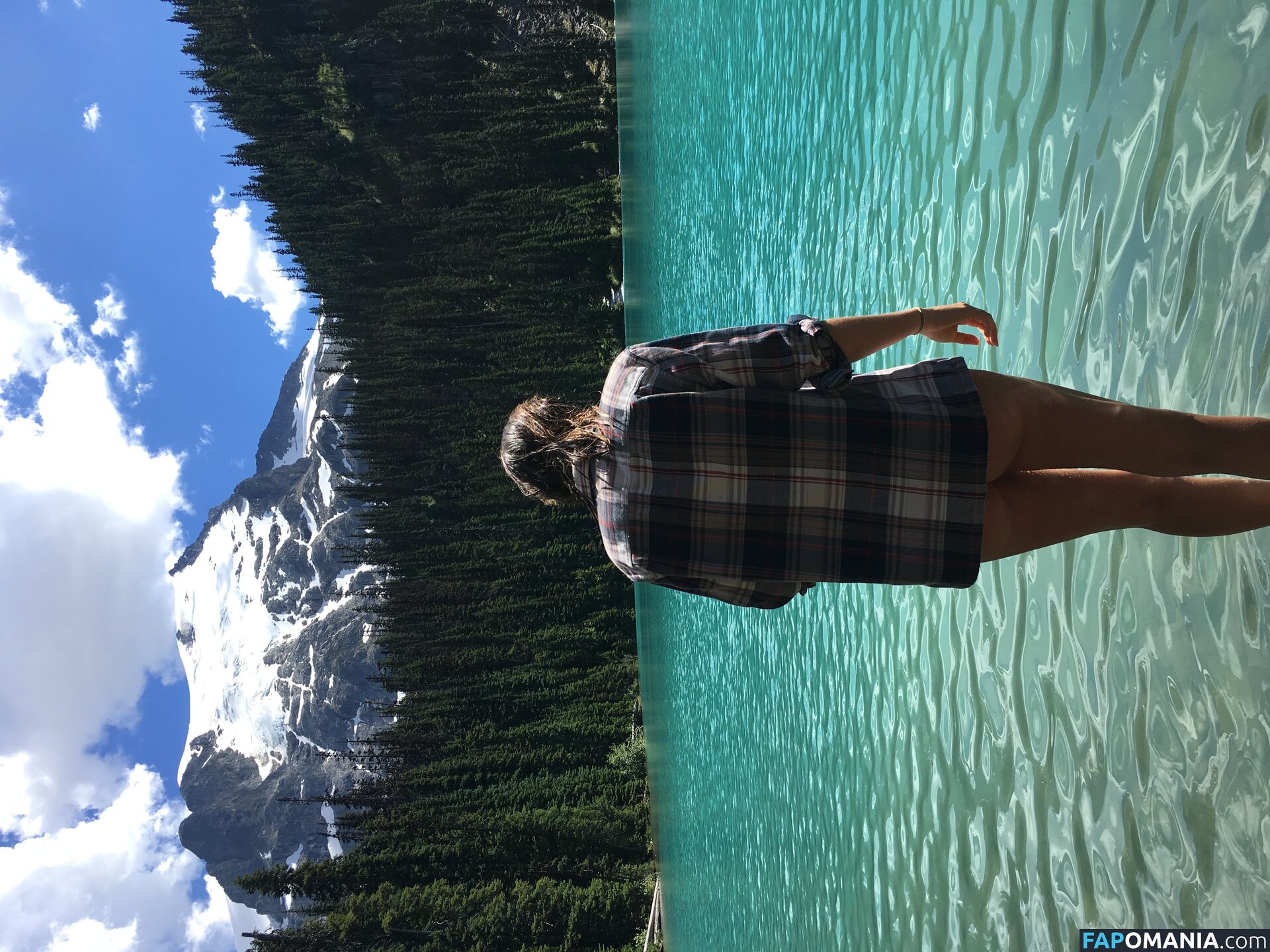 Serinda Swan Nudo Foto trapelata #114