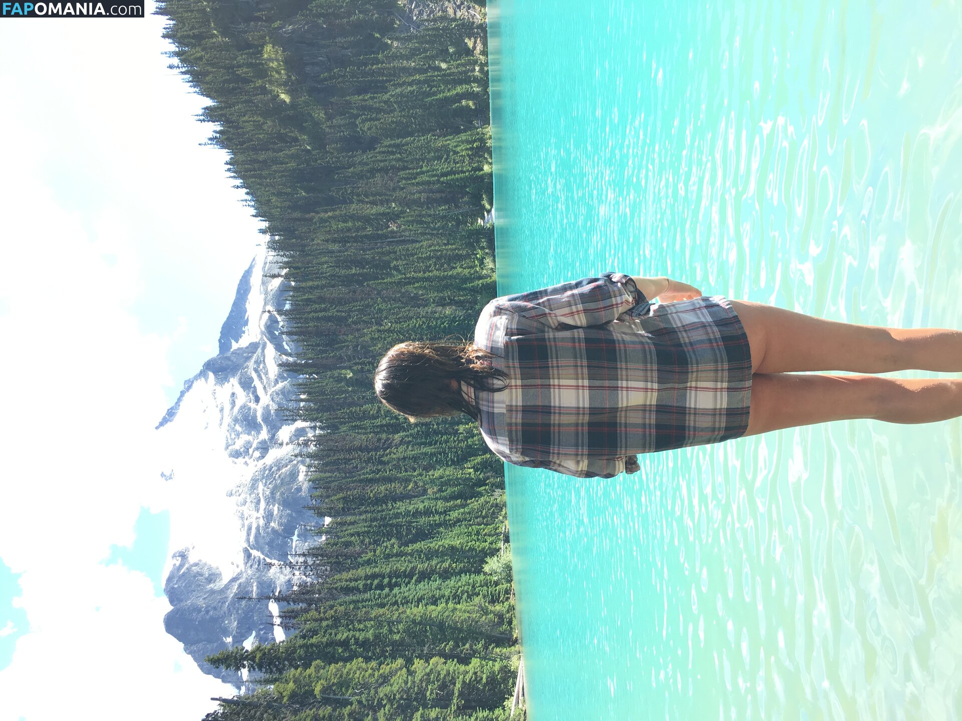 Serinda Swan Nudo Foto trapelata #116