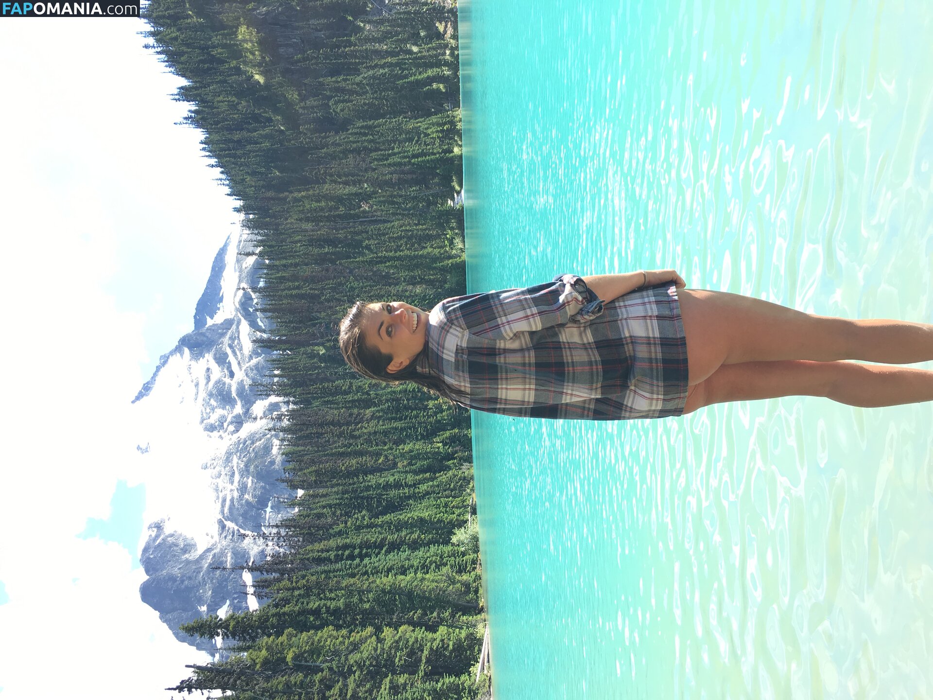 Serinda Swan Nudo Foto trapelata #123