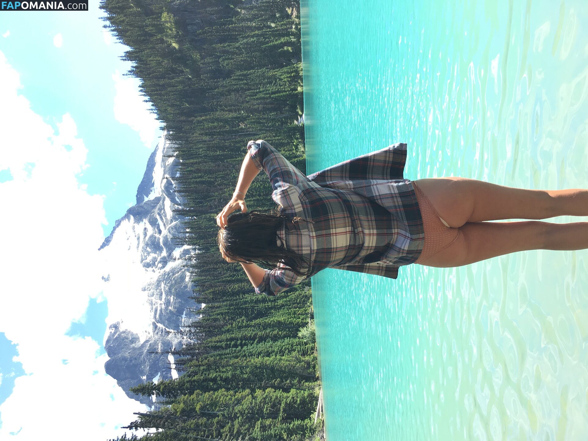 Serinda Swan Nudo Foto trapelata #127