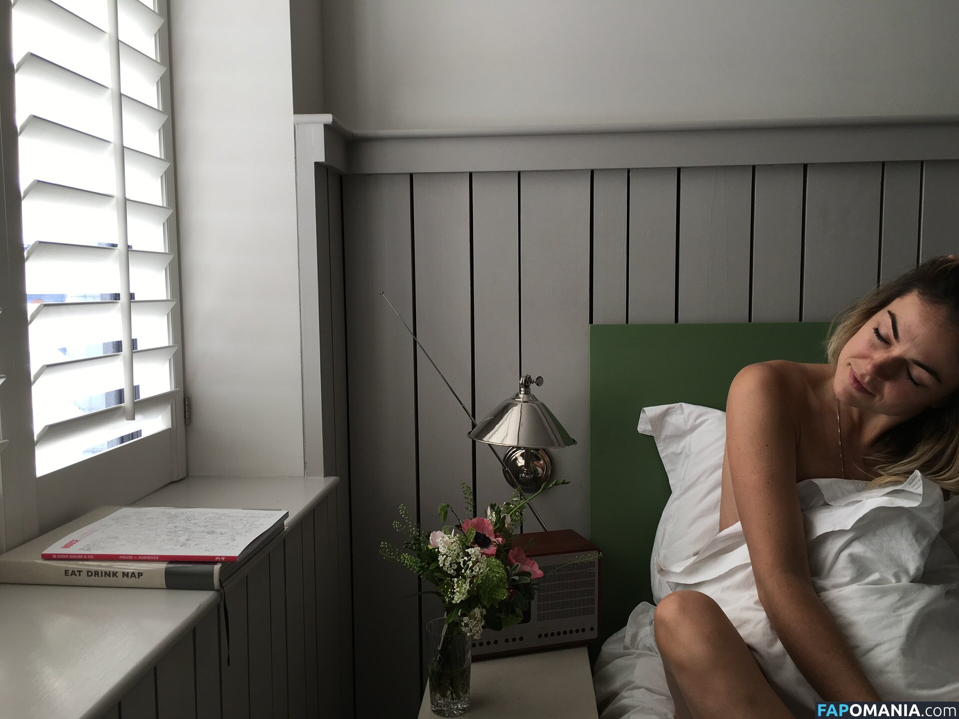 Serinda Swan Nudo Foto trapelata #147