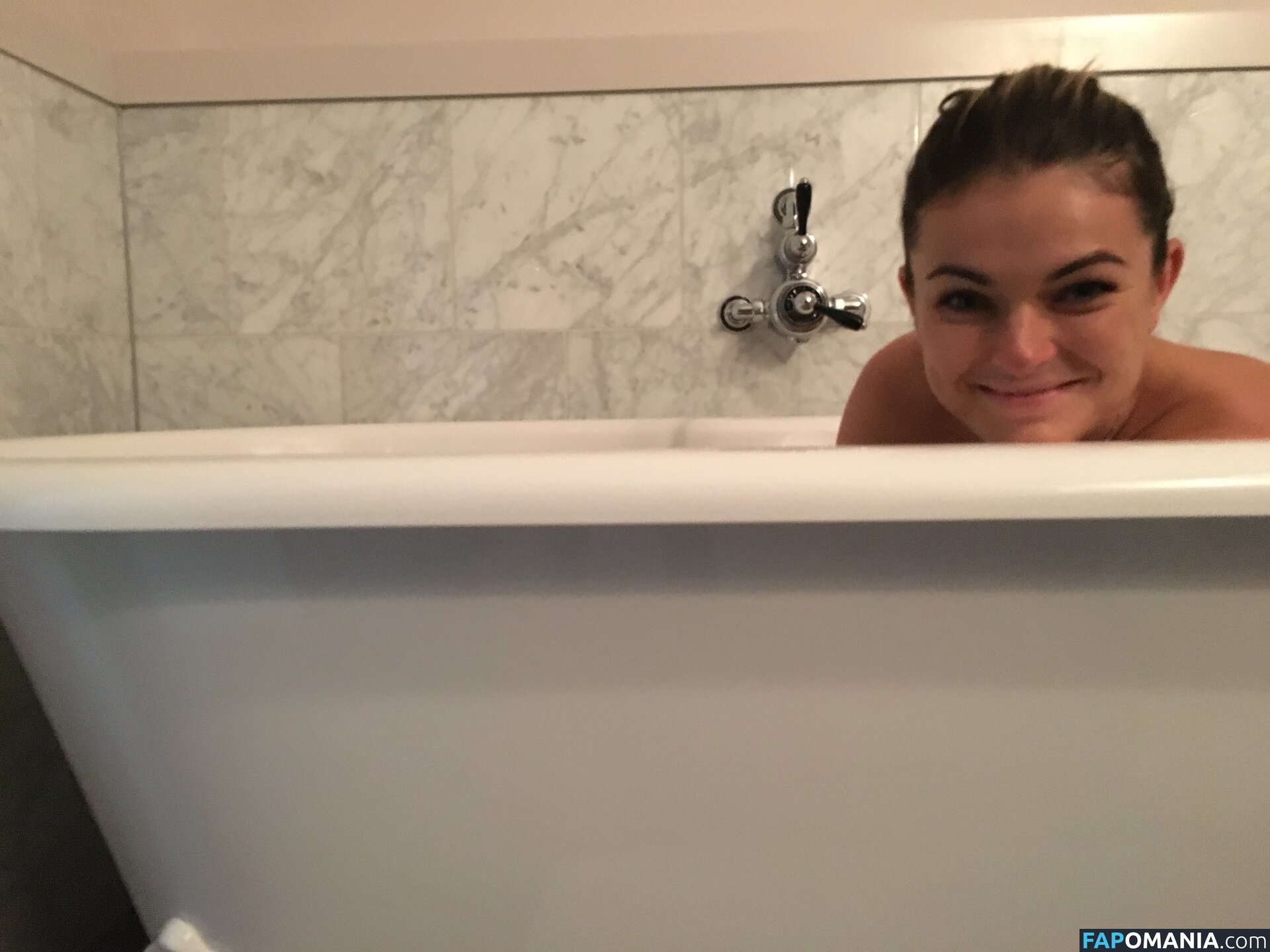 Serinda Swan Nudo Foto trapelata #161