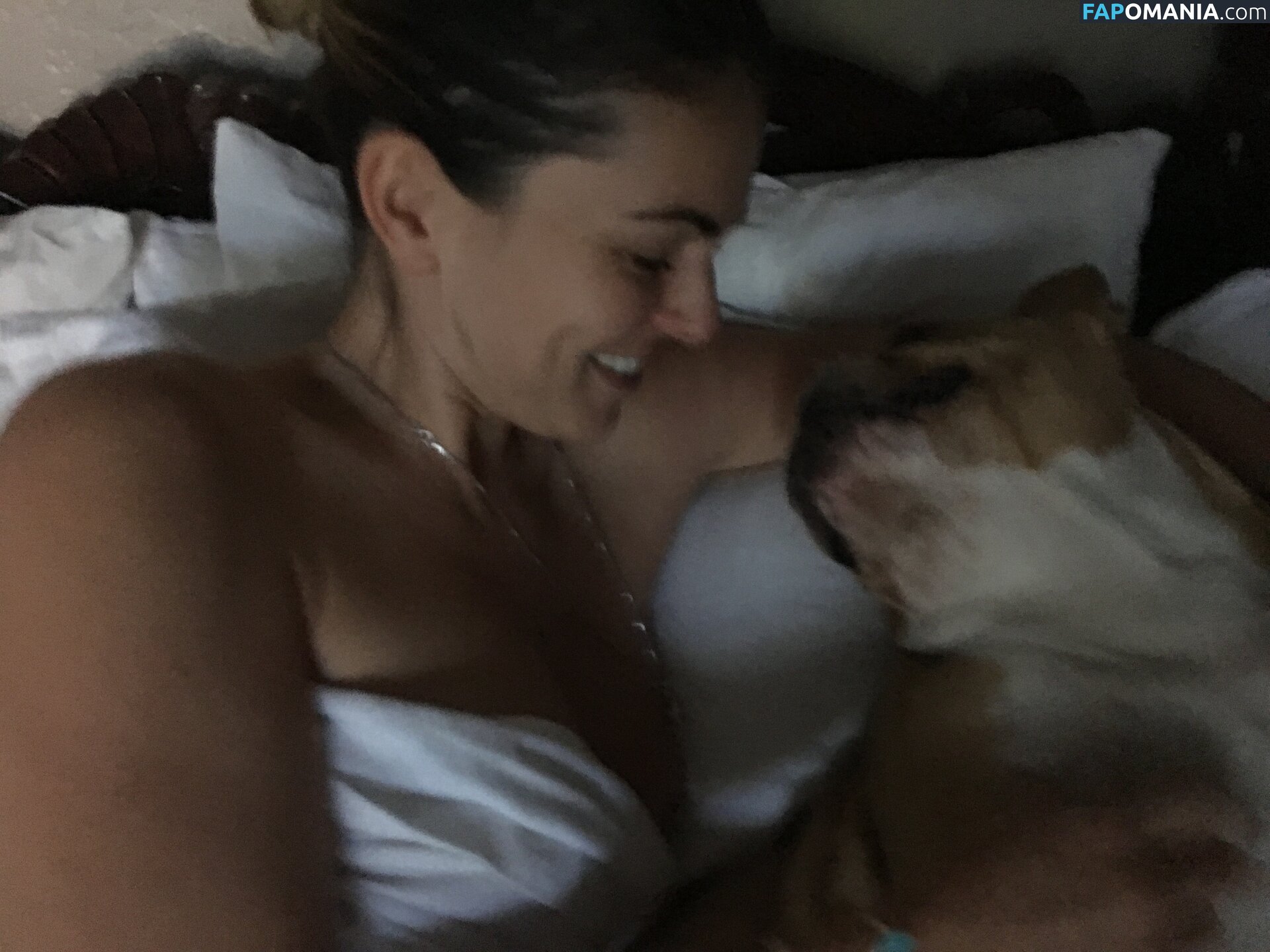 Serinda Swan Nudo Foto trapelata #175